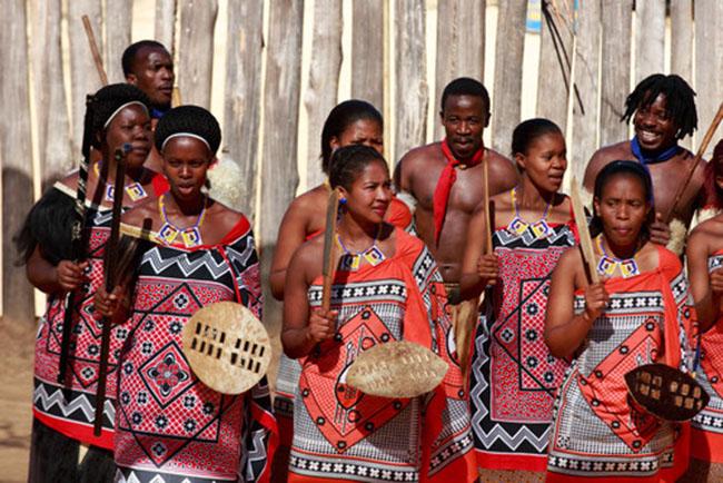 Mùa đông sang châu Phi tránh rét với những lễ hội siêu độc này-9