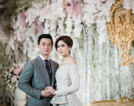 Cuộc sống của hội RICH MOM: Hết lấy chồng soái ca lại giàu nứt đố đổ vách-2