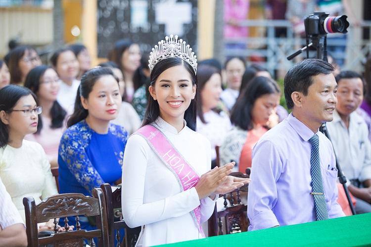 Hoa hậu Việt đăng quang năm 2018: Người phủ sóng truyền thông, kẻ lặn mất tăm khỏi showbiz-8