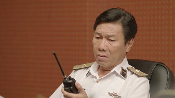 Hậu duệ mặt trời Việt Nam: Bất chấp nguy hiểm, Song Luân bảo vệ Khả Ngân hoàn thành nhiệm vụ cứu người-7