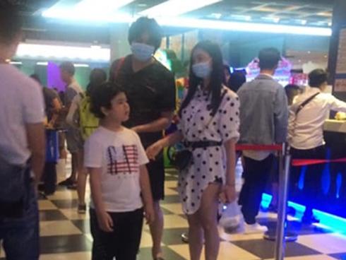 Xác nhận đã ly hôn, Tim - Trương Quỳnh Anh vẫn ở cùng nhà, xem phim cùng nhau như thuở nồng nàn