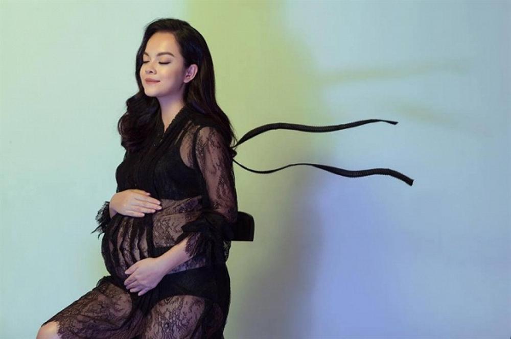 Lúc nào cũng kín cổng cao tường, vậy mà Phạm Quỳnh Anh cũng có lúc sexy không tưởng-8