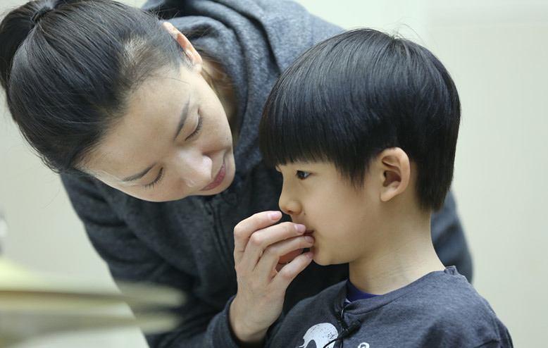 Con trai Hoàng hậu Đổng Khiết ngày càng điển trai, đáng yêu-6