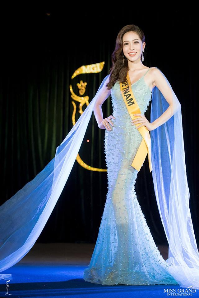 Không chỉ giới thiệu đầy khí chất, Bùi Phương Nga còn tung váy xuất thần tại Miss Grand International 2018-5