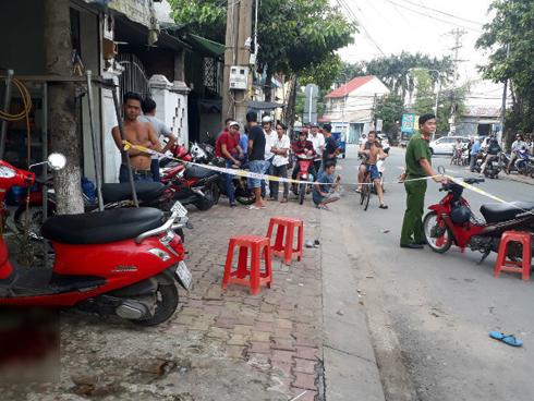 Cự cãi vì dựng xe không đúng chỗ, 1 người bị đâm chết