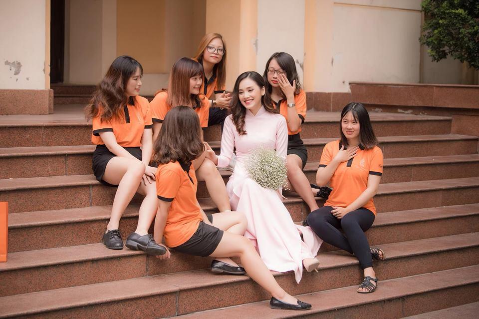 Top 10 Hoa hậu Việt Nam Trần Tố Như rạng rỡ bên ông xã hot boy ngày ra trường-4