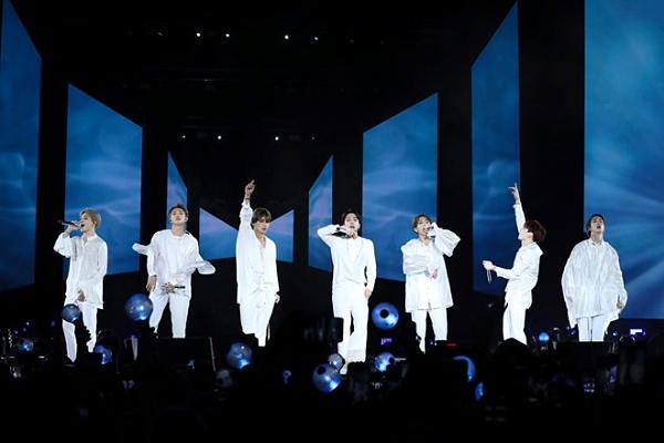 Nhận huân chương sau đêm nhạc lịch sử, BTS khẳng định vị thế hàng đầu-2