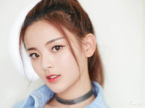 Mỹ nhân đình đám Hoa ngữ Dương Siêu Việt: Nghịch lý showbiz khi bất tài lại được tung hô