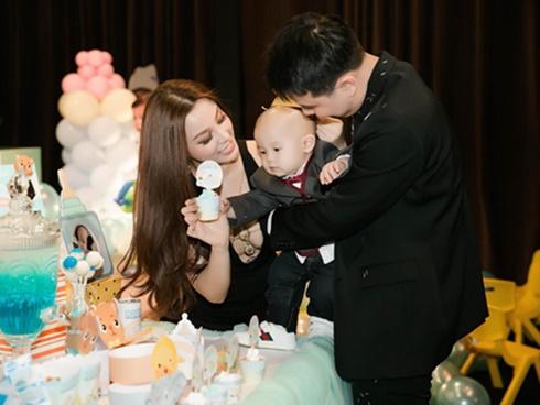 Huyền Baby tê tái lòng với kiểu khen vợ vừa đấm vừa xoa của ông xã doanh nhân-11