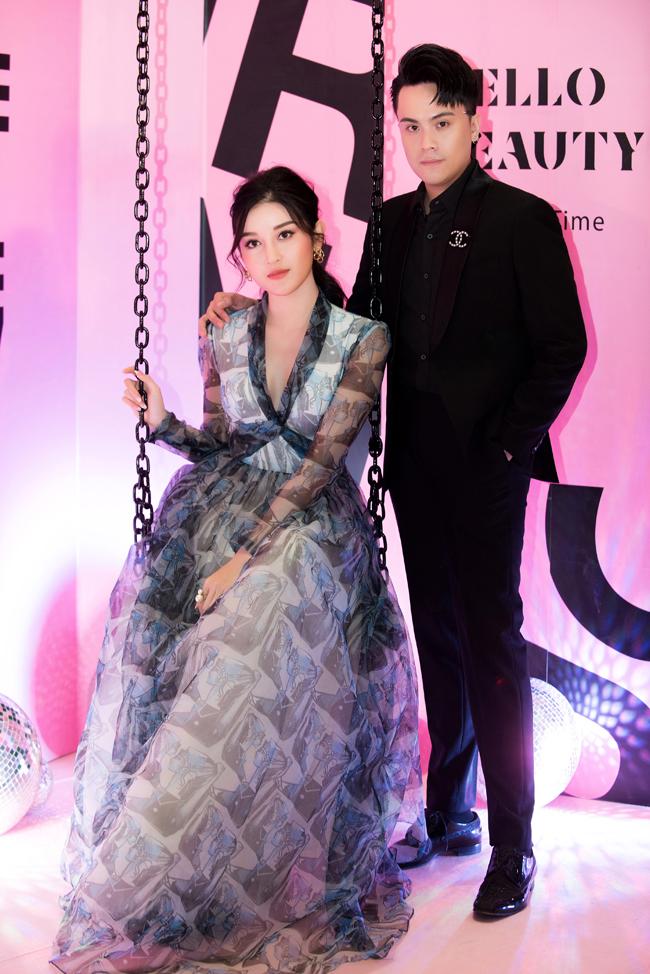 Ai thích đồn giải tán cứ đồn, Kim Lý vẫn tháp tùng Hà Hồ đi event với nụ cười viên mãn-10