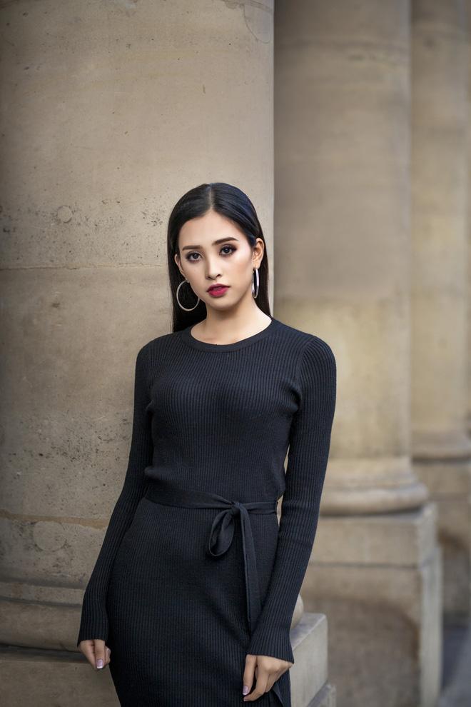 Trần Tiểu Vy thể hiện đẳng cấp hoa hậu khi biến 3 set đồ bình thường trở nên sang chảnh ngút ngàn-7