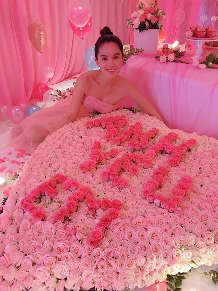 Nối gót Ngọc Trinh - mỹ nhân đình đám Quỳnh Búp Bê cũng có gu chọn bạn trai đại gia lớn tuổi và giàu có-8