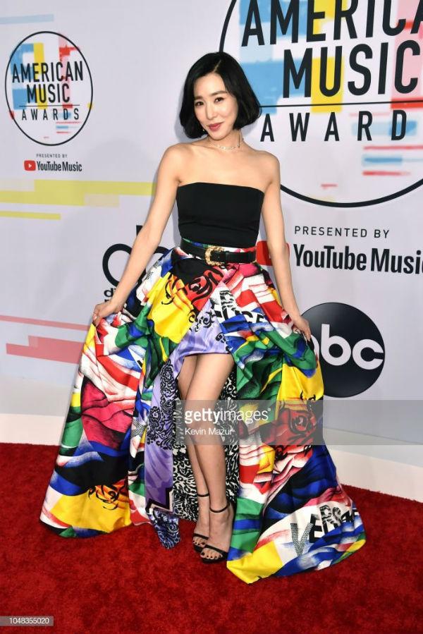 Thảm đỏ American Music Awards: Taylor Swift khoe body không chút mỡ thừa - Tiffany sến sẩm bất ngờ-5