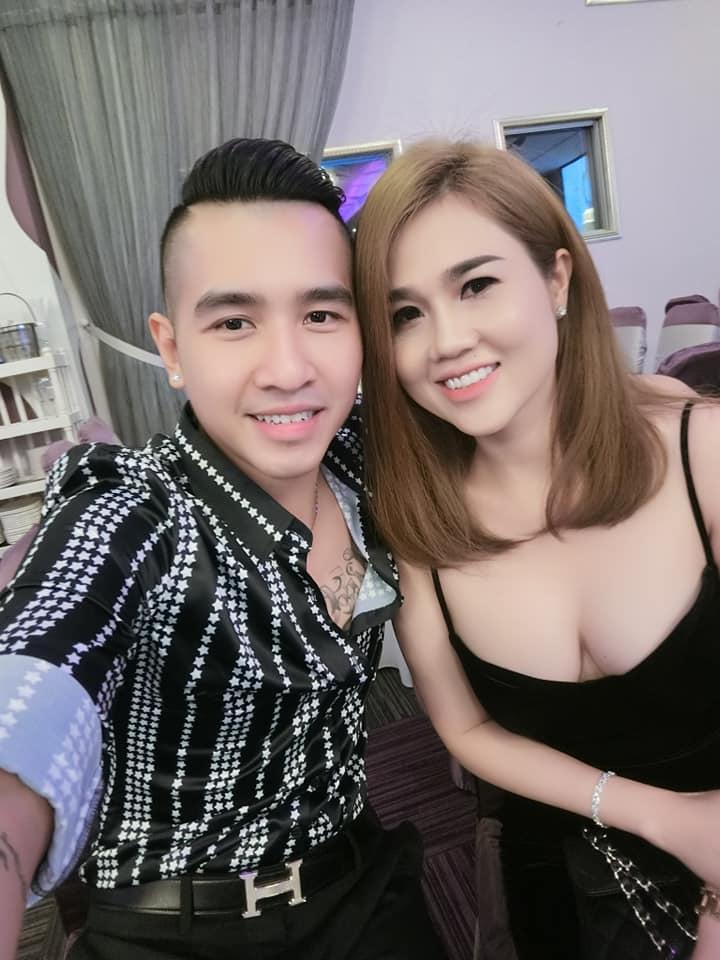 Sau cuộc ly hôn đình đám, chị gái Ngọc Trinh kết hôn lần 2 với nam ca sĩ Tiêu Quang vào 27/10-10