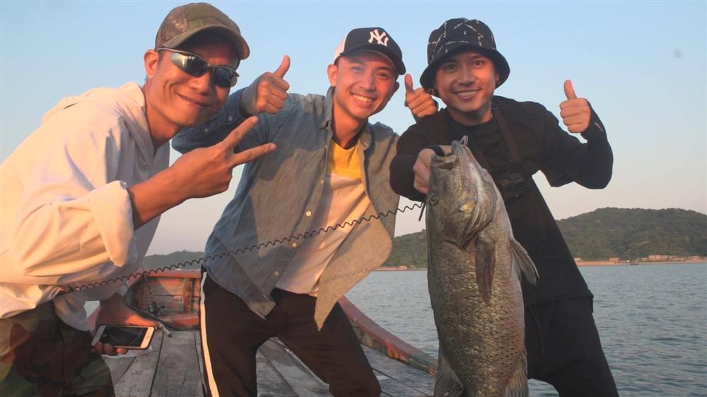 MisThy đơ toàn tập khi liên tục bị troll chỉ vì miếng ăn tại Thái Lan-3