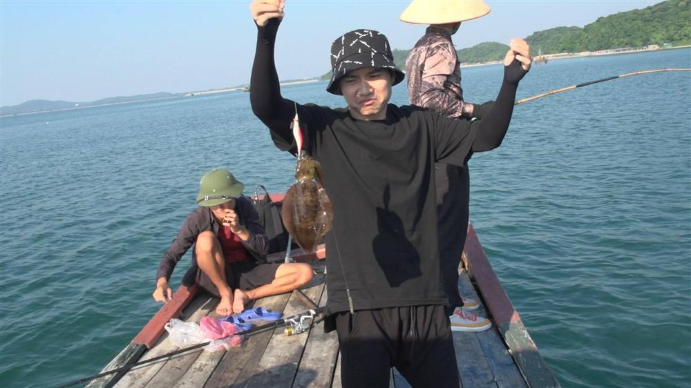 MisThy đơ toàn tập khi liên tục bị troll chỉ vì miếng ăn tại Thái Lan-4