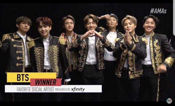 Thắng giải AMAs nhờ... fan vote, BTS bị mỉa mai chẳng là gì trên đất Mỹ-1