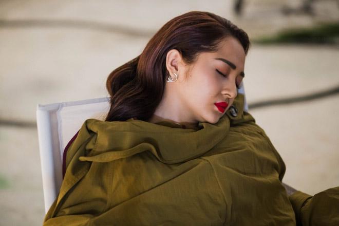 Bảo Anh ngất xỉu giữa trường quay vì kiệt sức-1