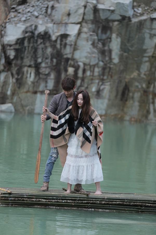 Ngân Khánh và Song Luân hẹn hò lãng mạn ở Tuyệt Tình Cốc đẹp như mơ-9