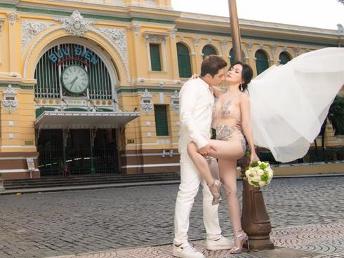 Trước bộ ảnh cưới phản cảm, Sĩ Thanh còn nhiều lần gây sốc vì khoe thân quá đà-14