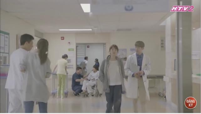 Diễn đã không hay, tài sao chép váy áo của Khả Ngân trong Hậu duệ mặt trời lại còn vô cùng ngược mắt-5