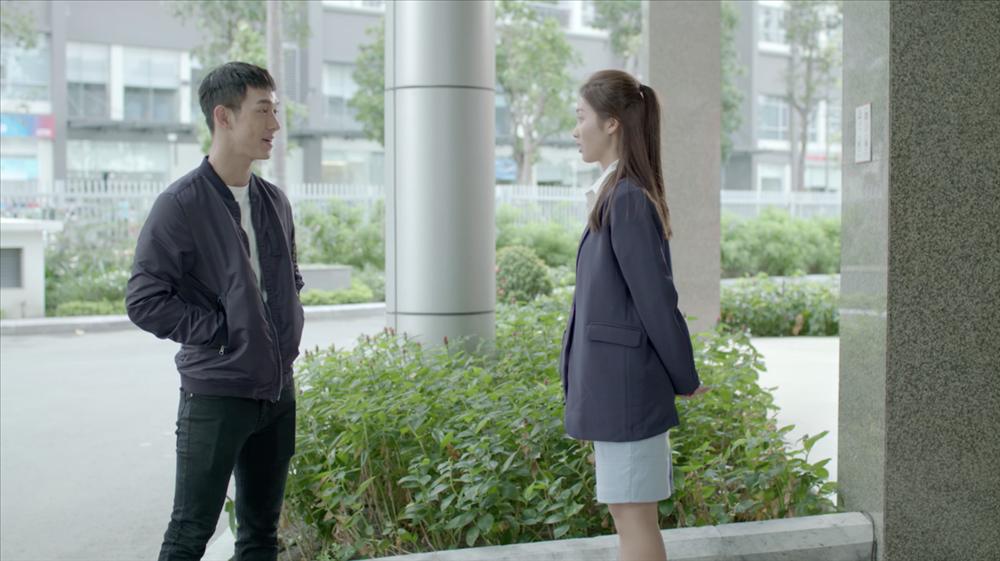 Diễn đã không hay, tài sao chép váy áo của Khả Ngân trong Hậu duệ mặt trời lại còn vô cùng ngược mắt-10