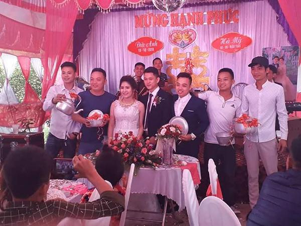 Combo quà cưới gồm nồi niêu, xoong chảo, chày cối của cô dâu, chú rể Nam Định-3