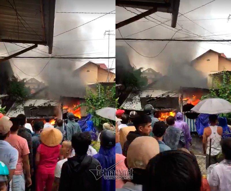 Người thân khóc ngất bên thi thể cụ bà bị lửa thiêu cháy-1