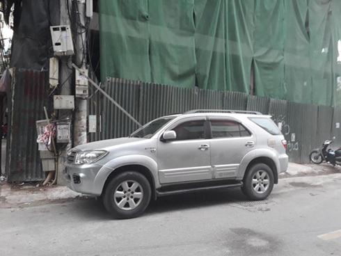 Dắt xe qua cầu, người đàn ông trượt chân bị thanh sắt đâm xuyên sọ-3