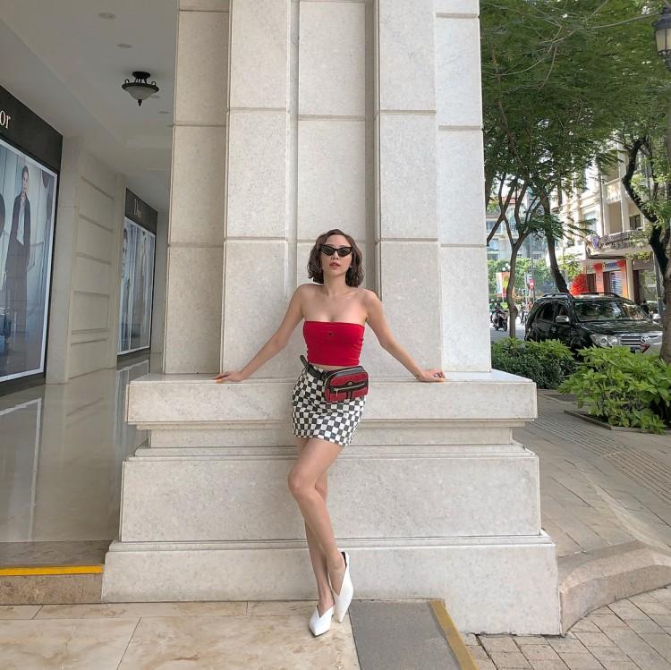 Muốn có ảnh sống ảo hút ngàn like, học ngay thánh pose dáng Tóc Tiên đi-8