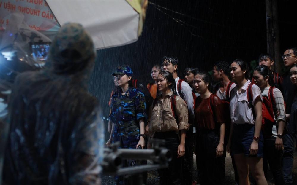 Hậu duệ mặt trời bị chỉ trích thậm tệ, Song Luân lên tiếng: Khen chê gì cũng được, đừng đạp đổ là được-4