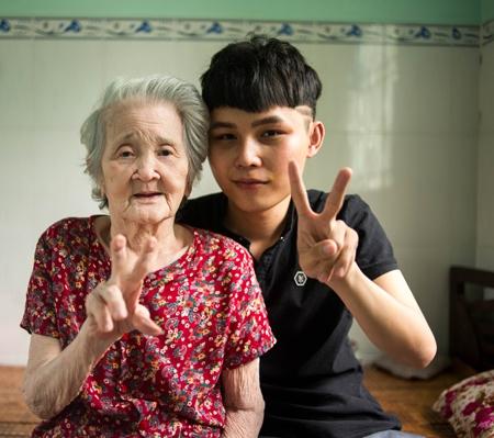 Bị cháu trai dọa bỏ tù, bà ngoại xì tin nhất Việt Nam hờn mát: Đi đi, muốn làm gì thì làm-3