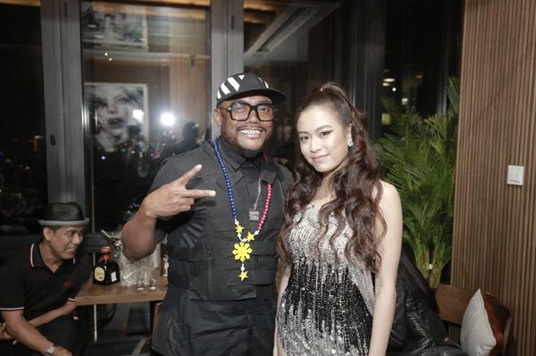 Hoàng Thùy Linh hội ngộ Apl.de.ap trong đêm nhạc đẳng cấp-2