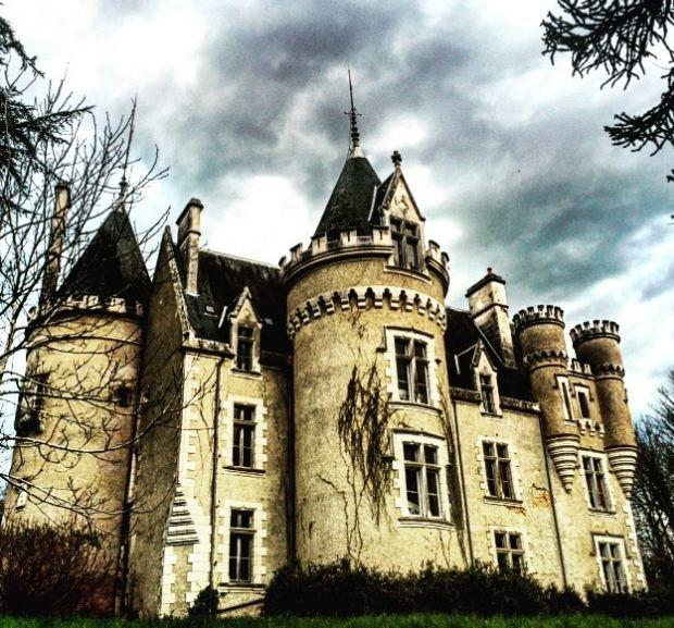 Pháp lãng mạn là thế nhưng du khách vẫn ớn lạnh khi tới những điểm ma ám này-10