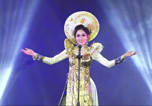 Bùi Phương Nga tỏa sáng với màn trình diễn quốc phục Ngũ Phụng Tề Phi tại Miss Grand International 2018-1