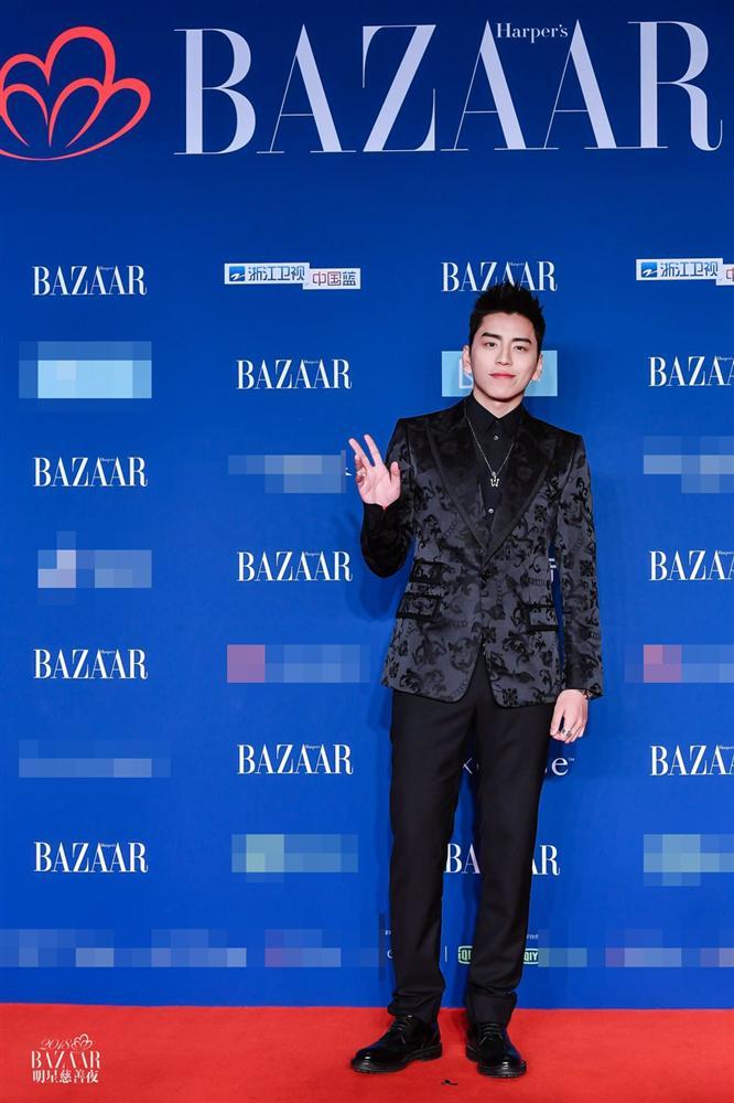 Thảm đỏ Bazaar: Dương Mịch chặt đẹp hội chị em, Hoàng hậu Đổng Khiết không kém phần quý phái-13