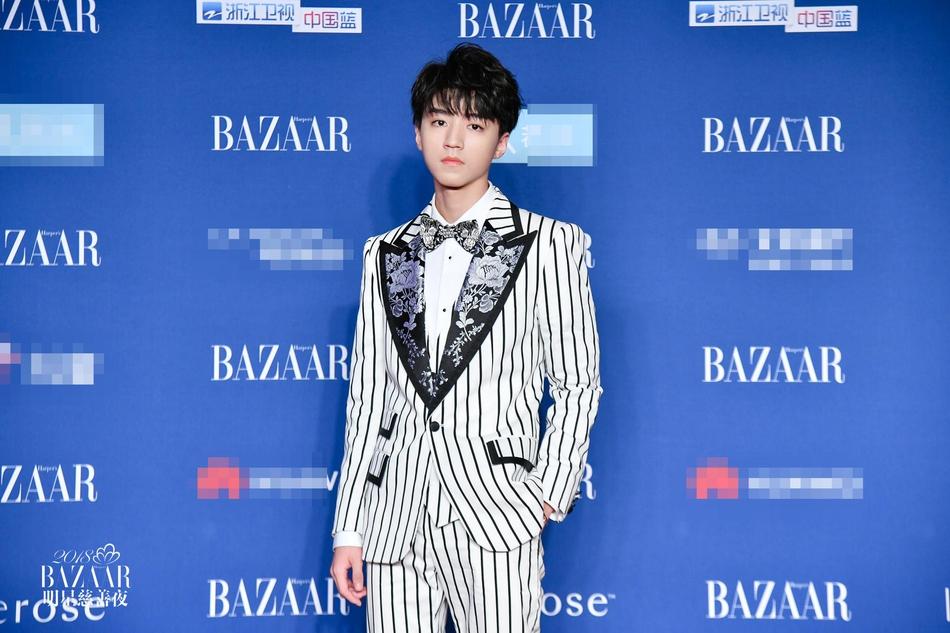 Thảm đỏ Bazaar: Dương Mịch chặt đẹp hội chị em, Hoàng hậu Đổng Khiết không kém phần quý phái-14