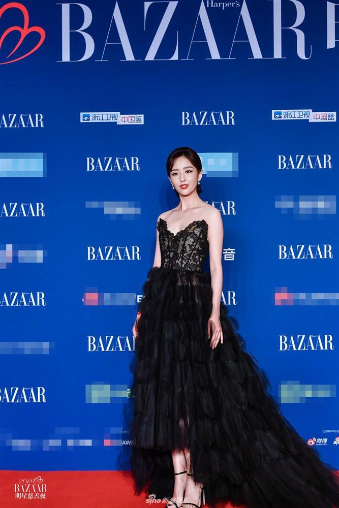 Thảm đỏ Bazaar: Dương Mịch chặt đẹp hội chị em, Hoàng hậu Đổng Khiết không kém phần quý phái-5