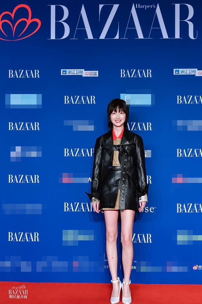 Thảm đỏ Bazaar: Dương Mịch chặt đẹp hội chị em, Hoàng hậu Đổng Khiết không kém phần quý phái-6