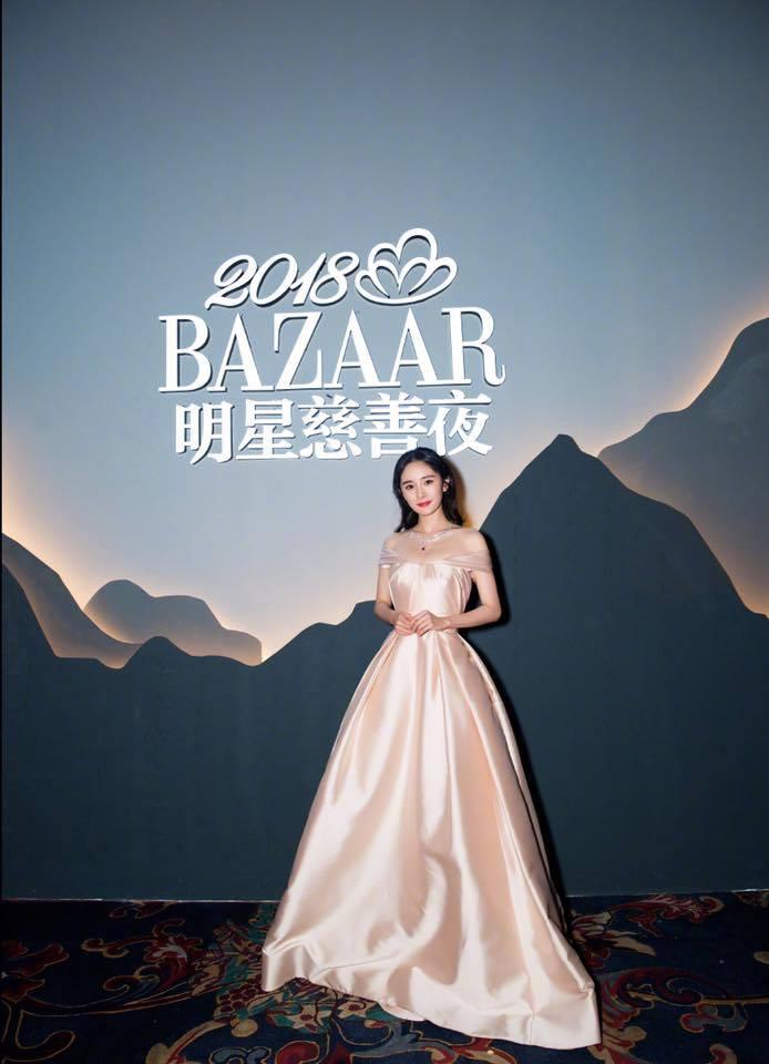 Thảm đỏ Bazaar: Dương Mịch chặt đẹp hội chị em, Hoàng hậu Đổng Khiết không kém phần quý phái-2