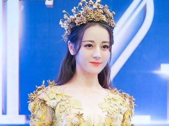 Địch Lệ Nhiệt Ba đẹp xuất sắc, chiếm top tìm kiếm khi hoá thân thành 'Nữ thần Kim Ưng'