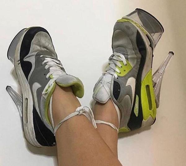 Các cô nàng thích sneaker mà vẫn muốn ăn gian chiều cao thì tậu ngay đi thôi.