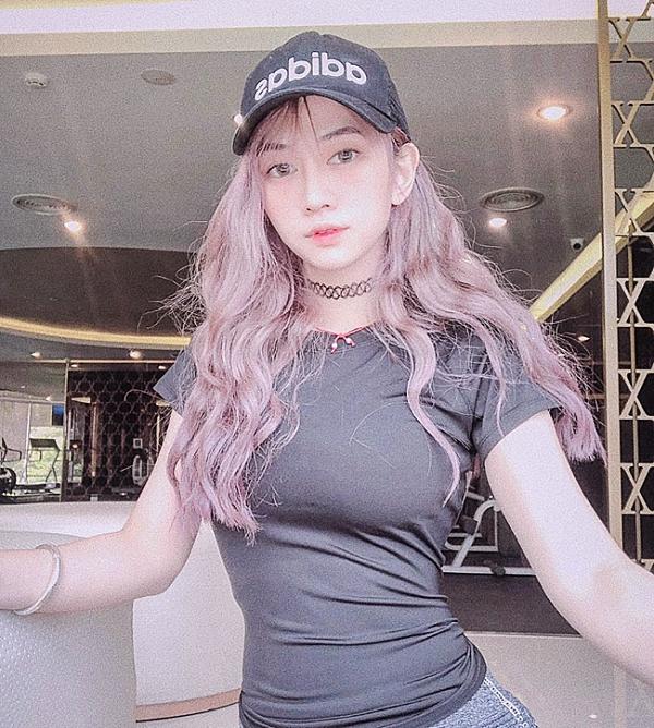 Cô gái đi xem lễ hội ca nhạc bất ngờ nổi tiếng vì quá xinh và gợi cảm-9