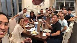 Ảnh hiếm hoi của vợ chồng Tăng Thanh Hà cùng bạn bè đón Lễ Tạ ơn thân mật trong căn biệt thự triệu đô