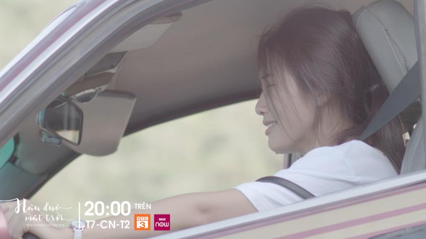 Cảnh lao xe xuống vực kinh điển trong Hậu duệ mặt trời được Khả Ngân thực hiện như thế nào?-1