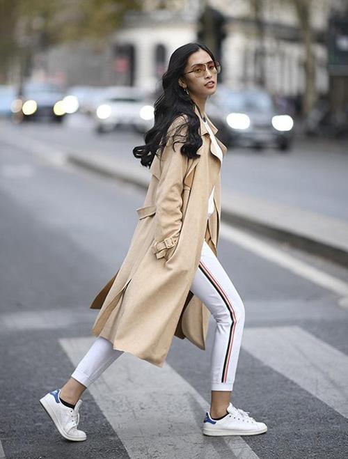 Tiểu Vy mê tít một đôi giày từ lúc là nữ sinh đến khi thành hoa hậu-4