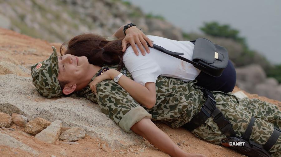 Cảnh lao xe xuống vực kinh điển trong Hậu duệ mặt trời được Khả Ngân thực hiện như thế nào?-4