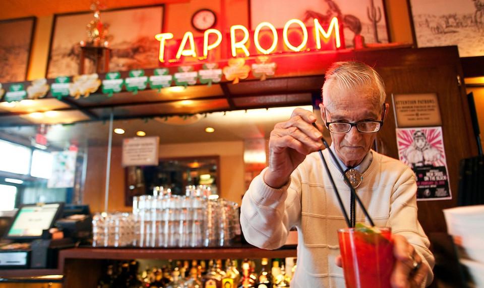 6 quán bar ở Mỹ nổi tiếng hút khách vì những hồn ma vất vưởng-11