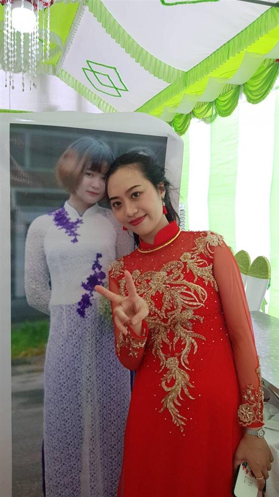 Hội bạn thân lầy lội quyết tâm in ảnh người vắng mặt để đem đến đám cưới chụp ảnh với cô dâu khiến cư dân mạng thích thú-3