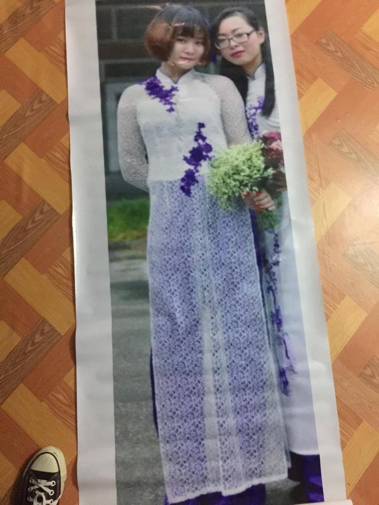 Hội bạn thân lầy lội quyết tâm in ảnh người vắng mặt để đem đến đám cưới chụp ảnh với cô dâu khiến cư dân mạng thích thú-4